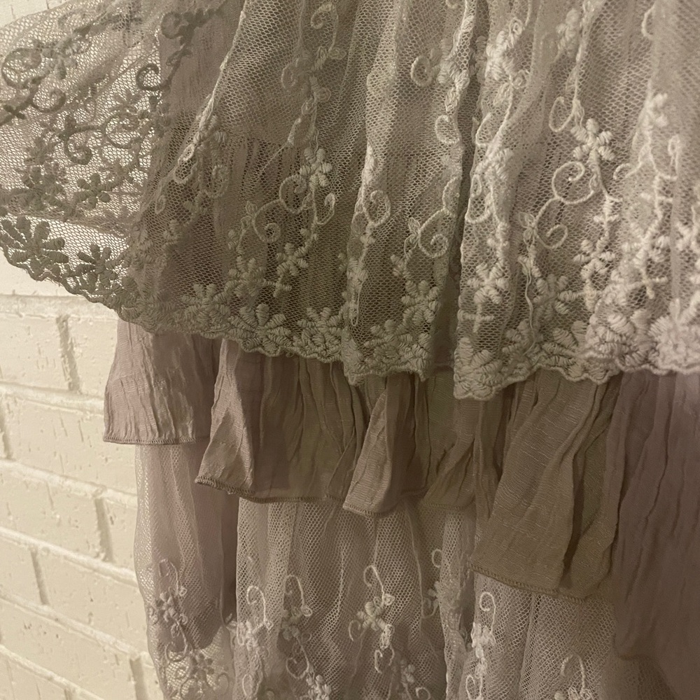 Layered lace top - Picture 4 of 10